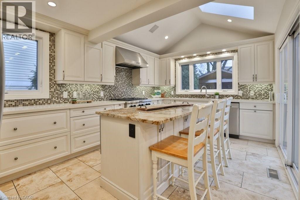 282 Pine Cove Road, Burlington, ON - Indoor Photo Showing Kitchen With Upgraded Kitchen
