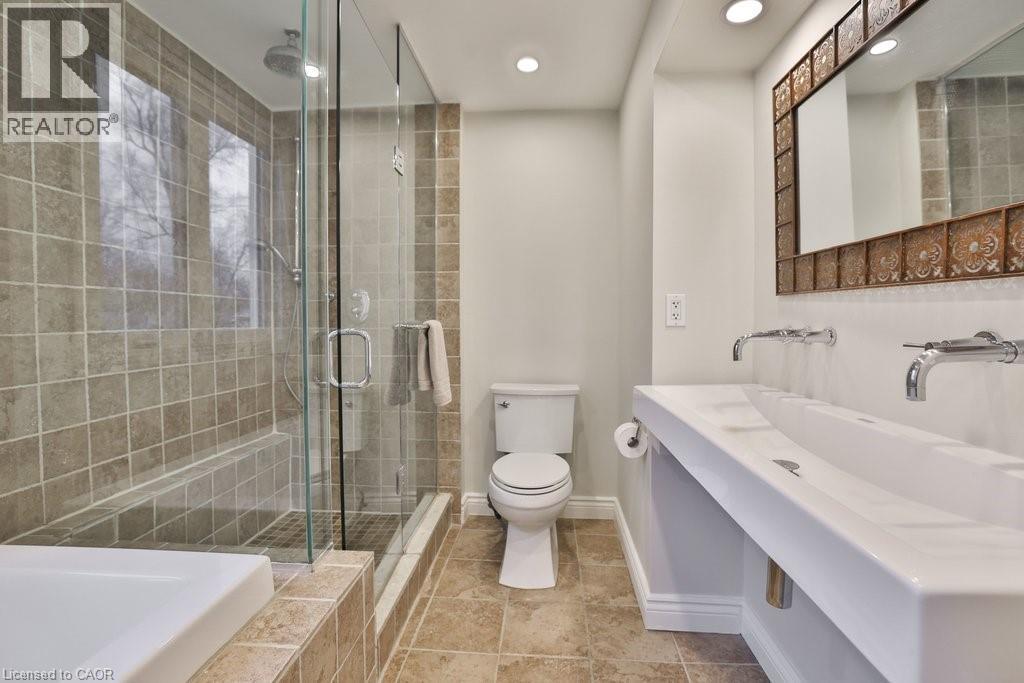 282 Pine Cove Road, Burlington, ON - Indoor Photo Showing Bathroom