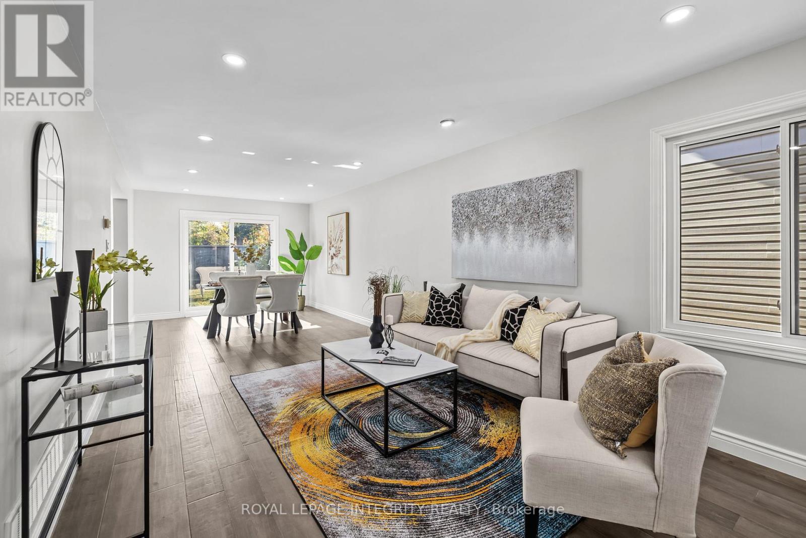 83 Saddle Crescent, Ottawa, ON - Indoor Photo Showing Living Room