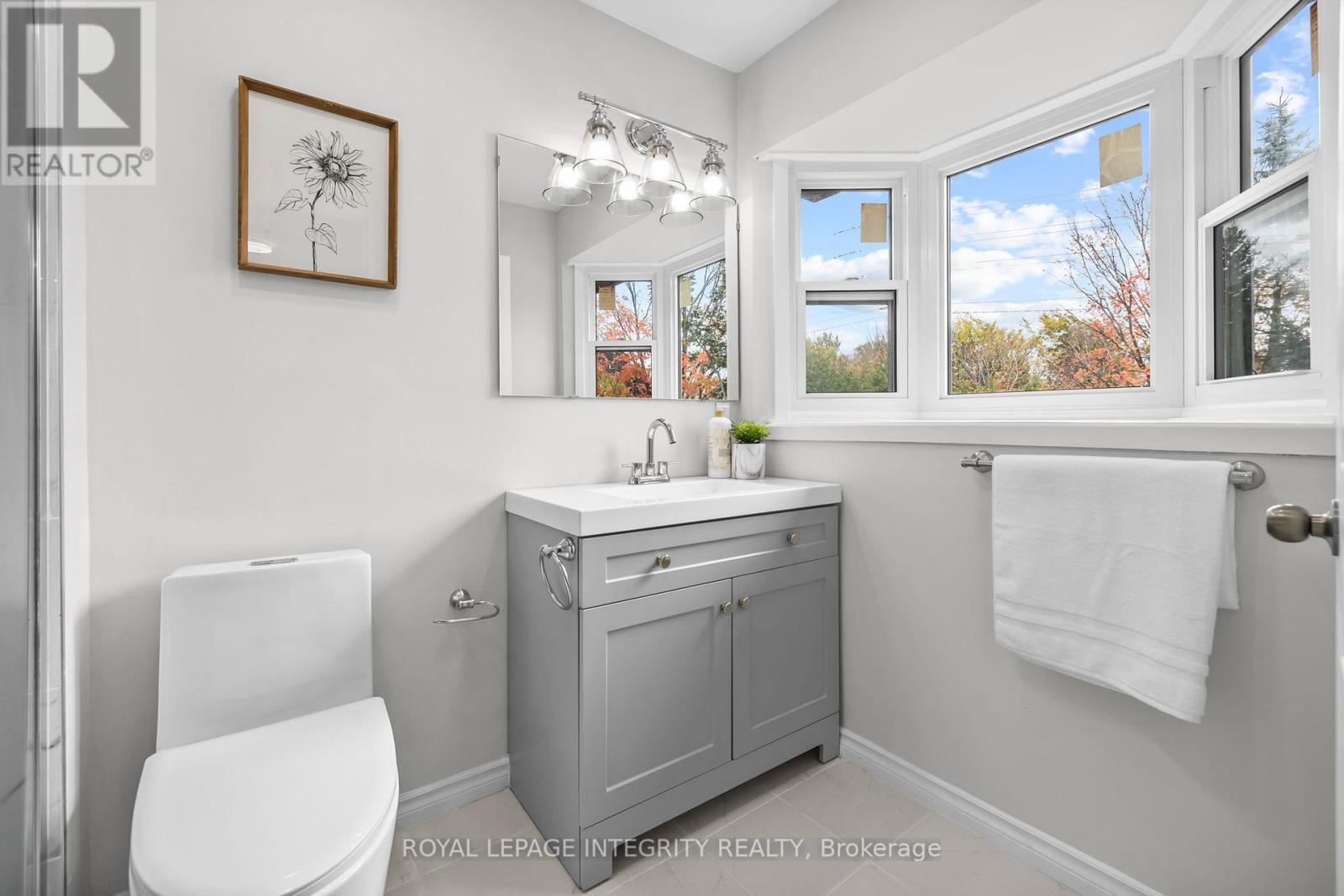 83 Saddle Crescent, Ottawa, ON - Indoor Photo Showing Bathroom