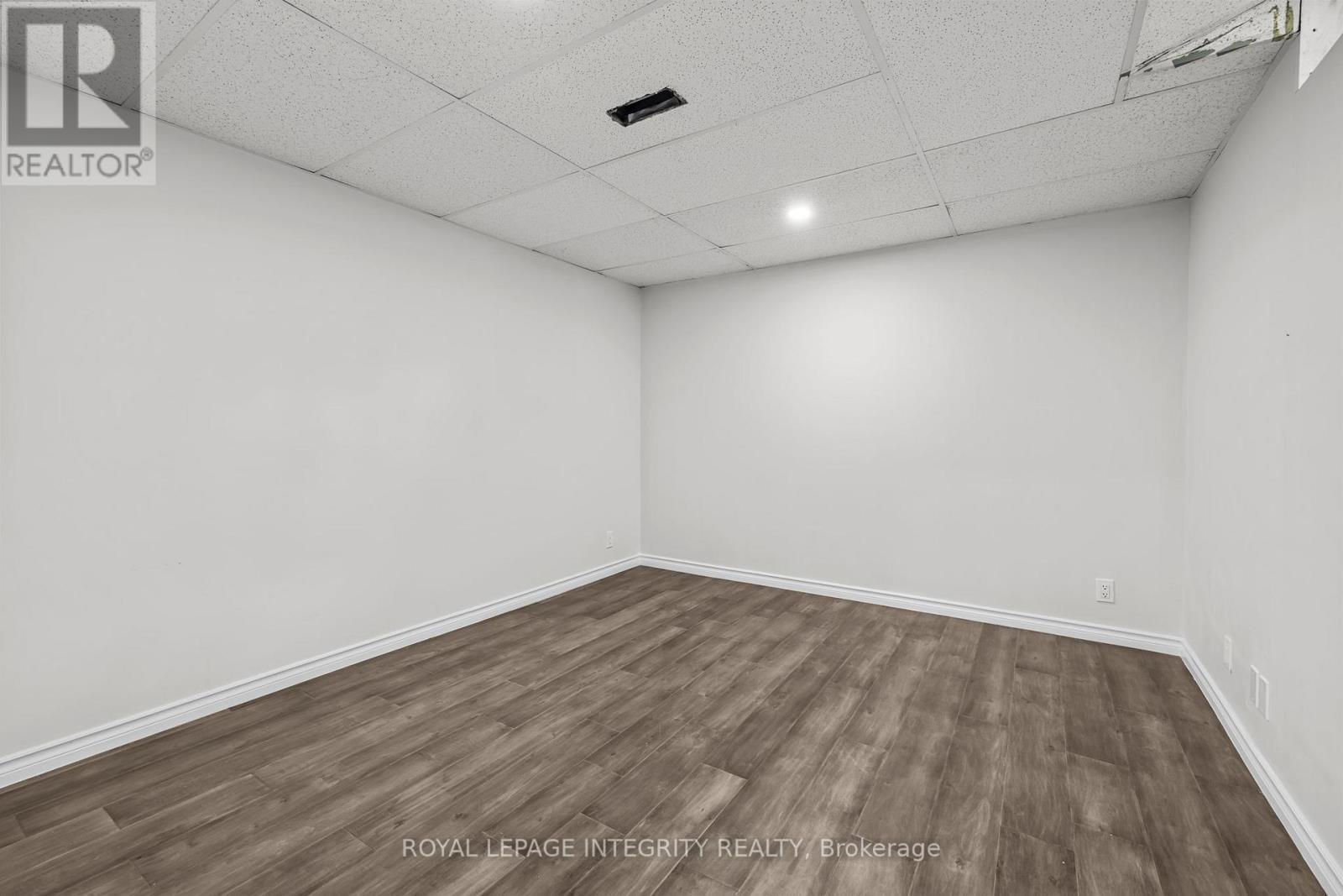 83 Saddle Crescent, Ottawa, ON - Indoor Photo Showing Other Room