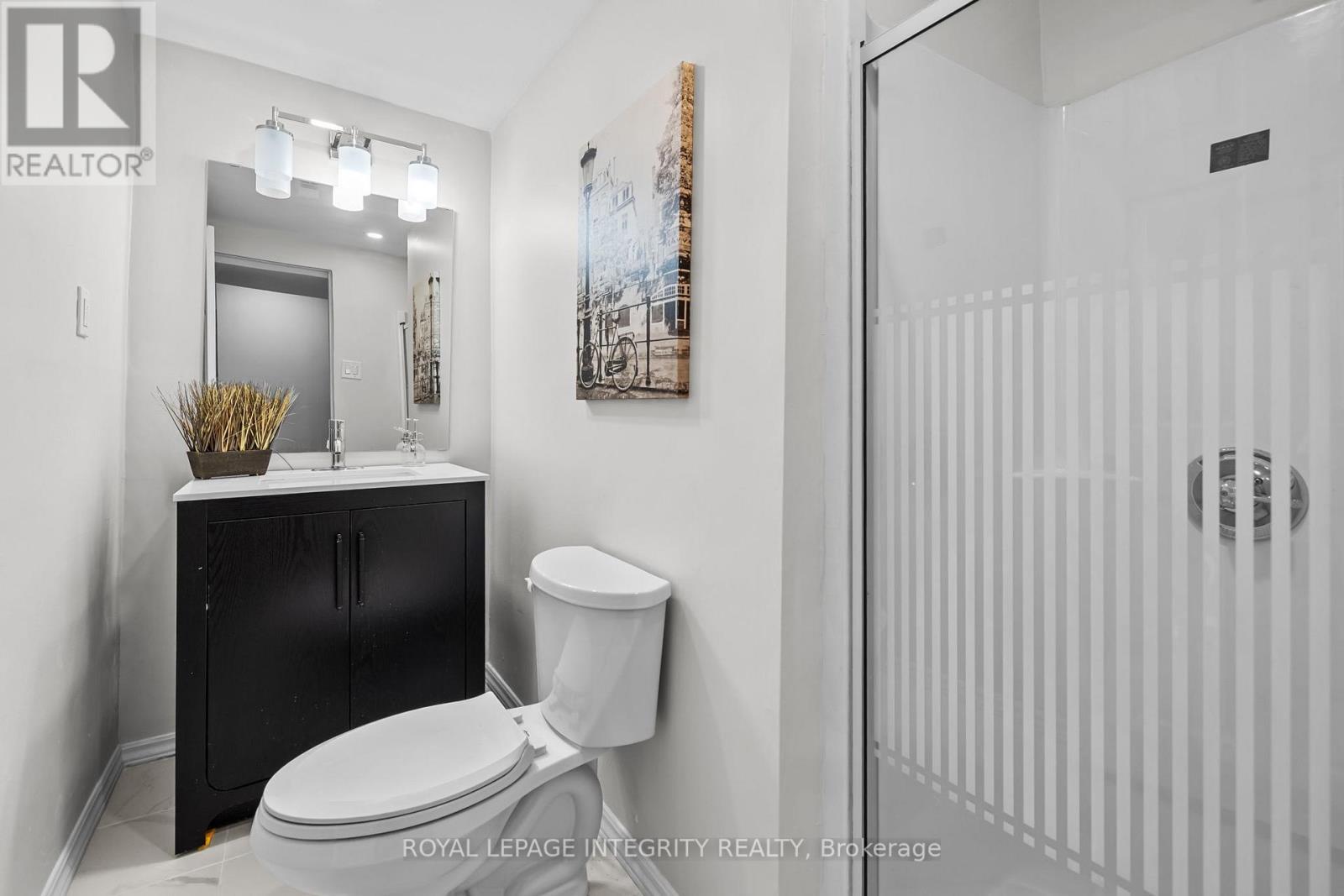 83 Saddle Crescent, Ottawa, ON - Indoor Photo Showing Bathroom