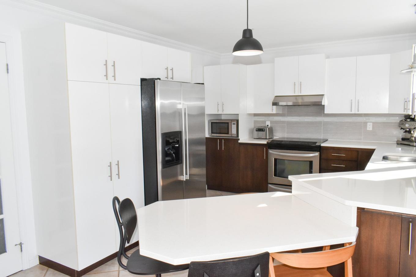 Cuisine - 775 Rue De La Batiscan, Drummondville, QC - Indoor Photo Showing Kitchen With Double Sink With Upgraded Kitchen