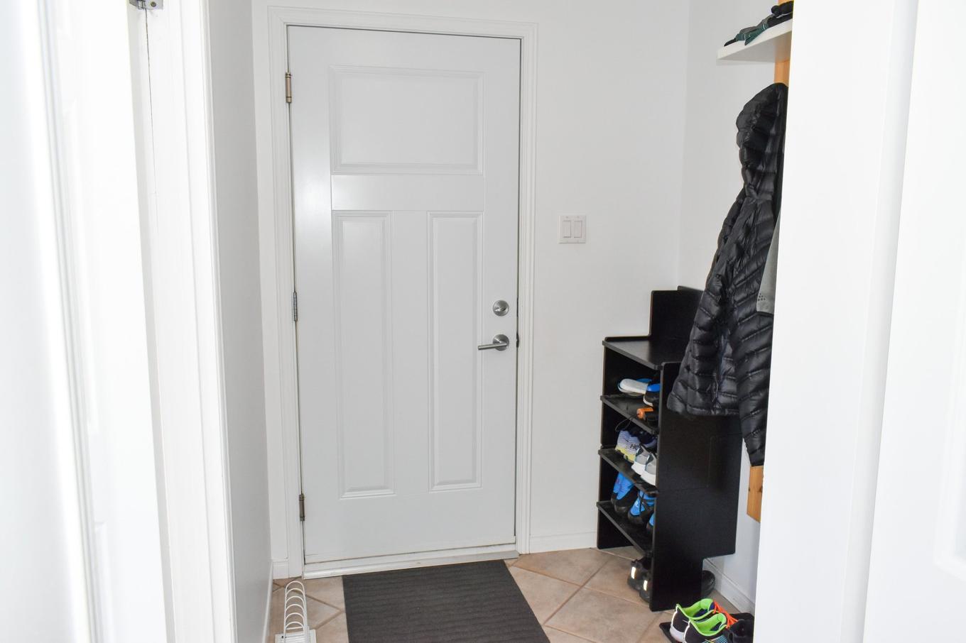 Hall d'entrée/Vestibule - 775 Rue De La Batiscan, Drummondville, QC - Indoor Photo Showing Other Room