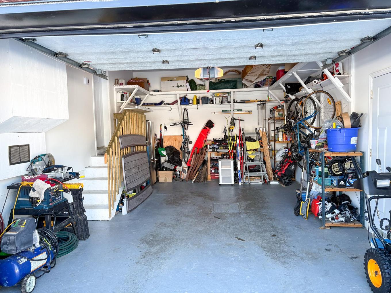 Garage - 775 Rue De La Batiscan, Drummondville, QC - Indoor Photo Showing Garage