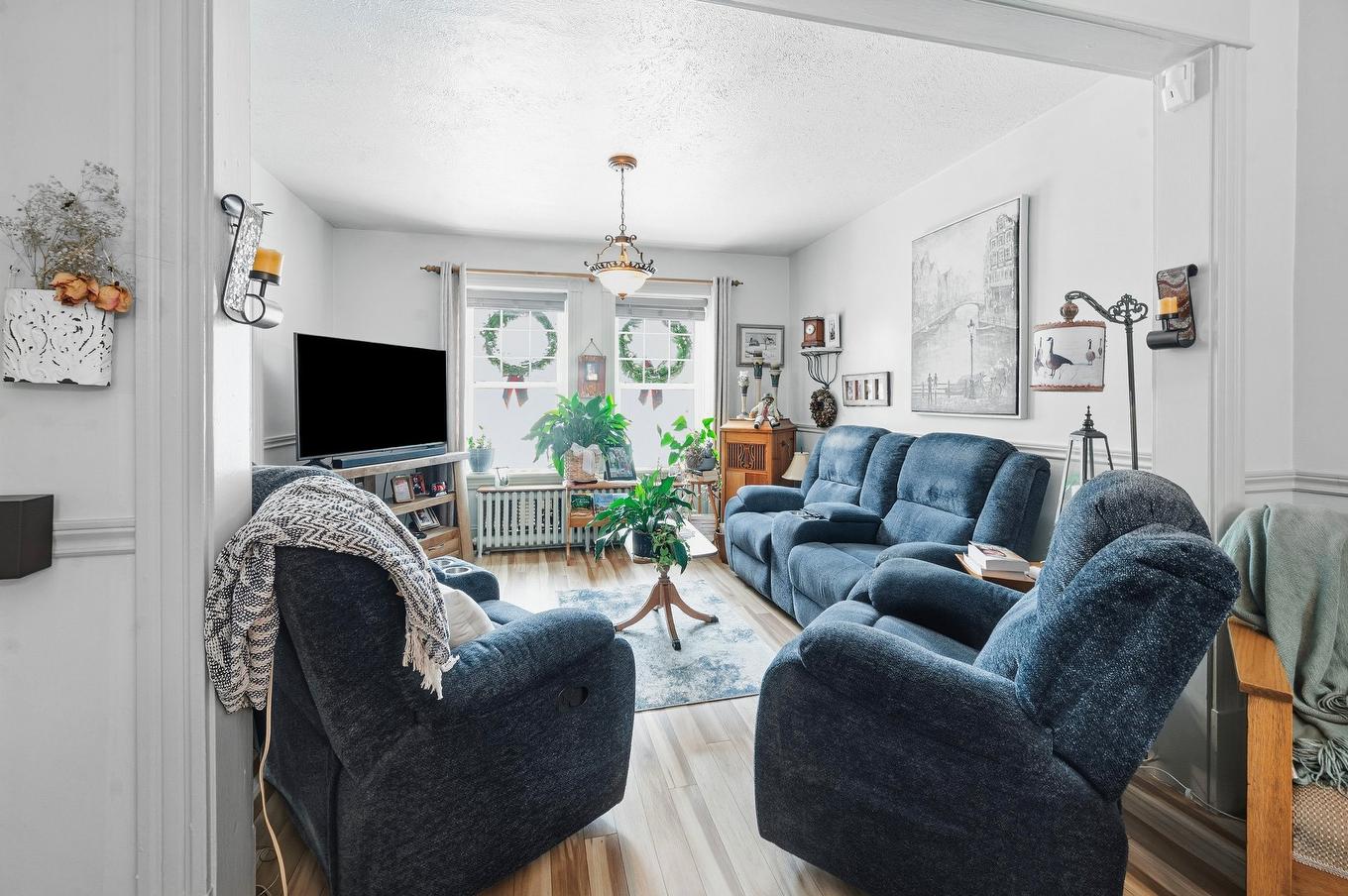 Salon - 596 2E Rue, Saint-Jean-Sur-Richelieu, QC - Indoor Photo Showing Living Room