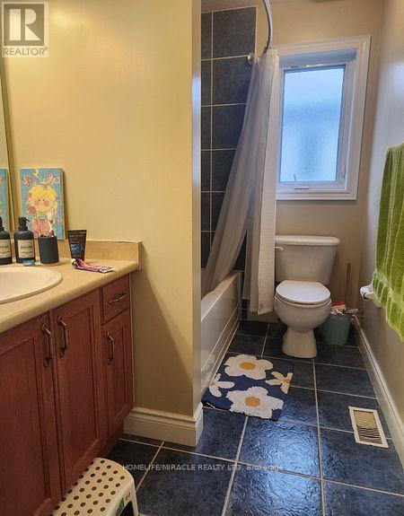 388 Thomas Slee Drive, Kitchener, ON - Indoor Photo Showing Bathroom