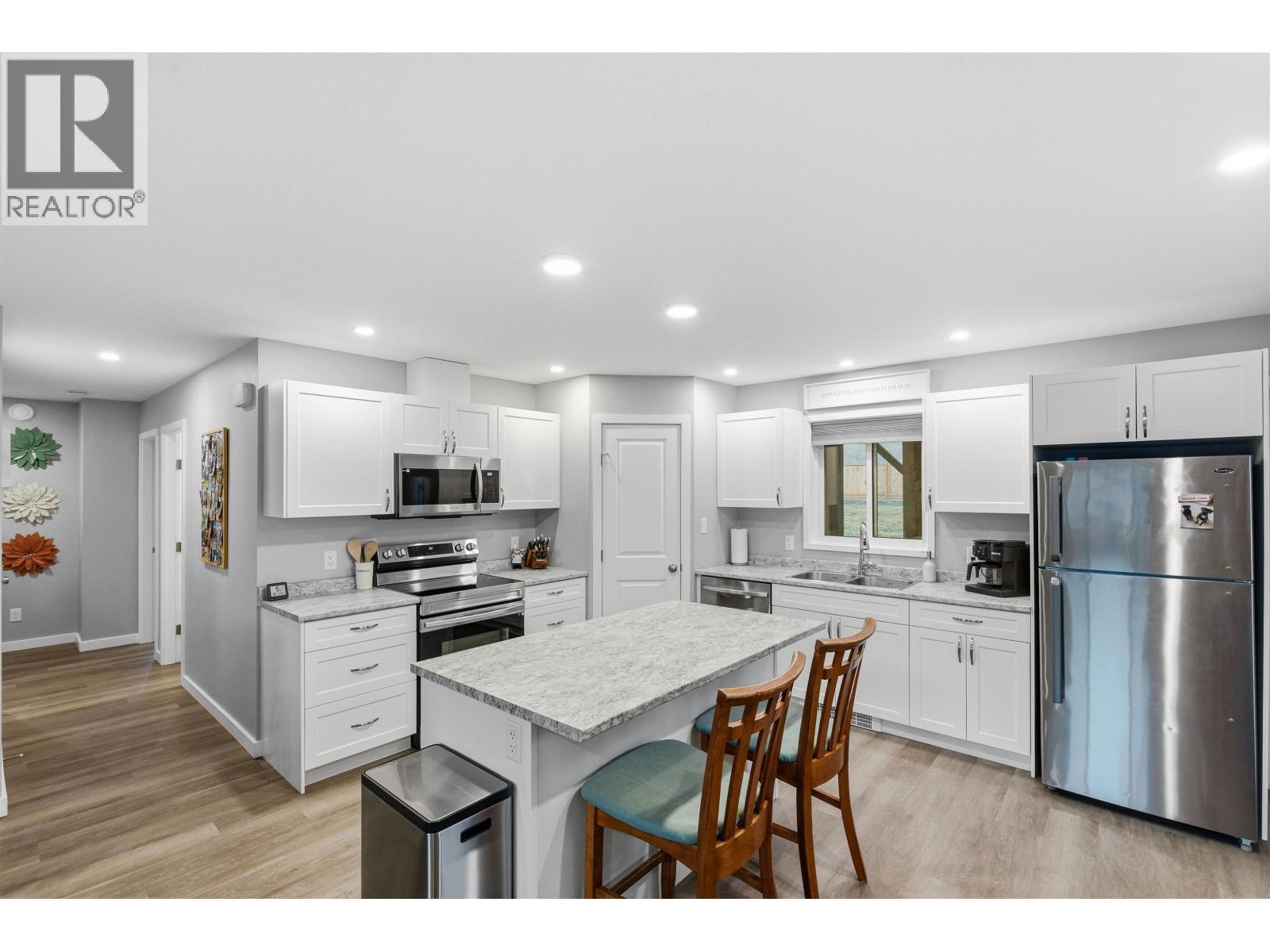 2532 Gopher Drive, Williams Lake, BC - Indoor Photo Showing Kitchen