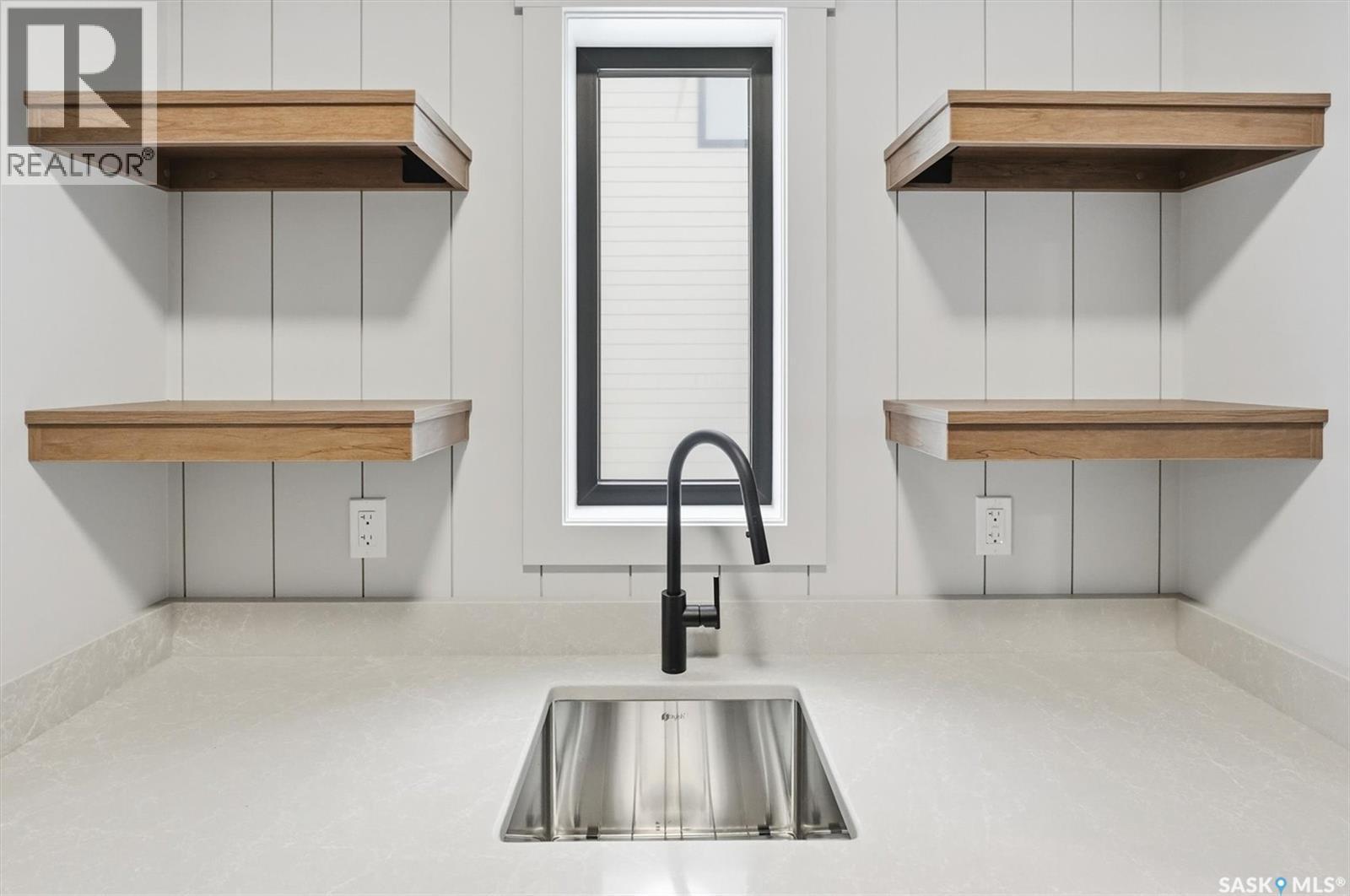 166 Cockroft Manor, Saskatoon, SK - Indoor