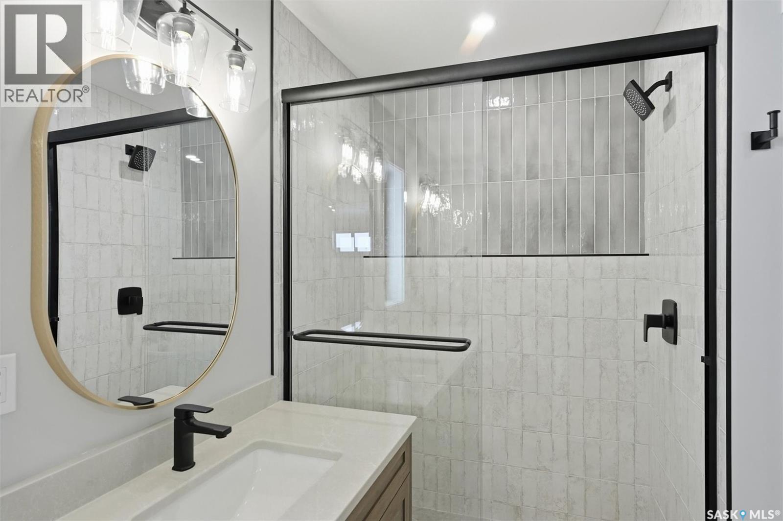 166 Cockroft Manor, Saskatoon, SK - Indoor Photo Showing Bathroom