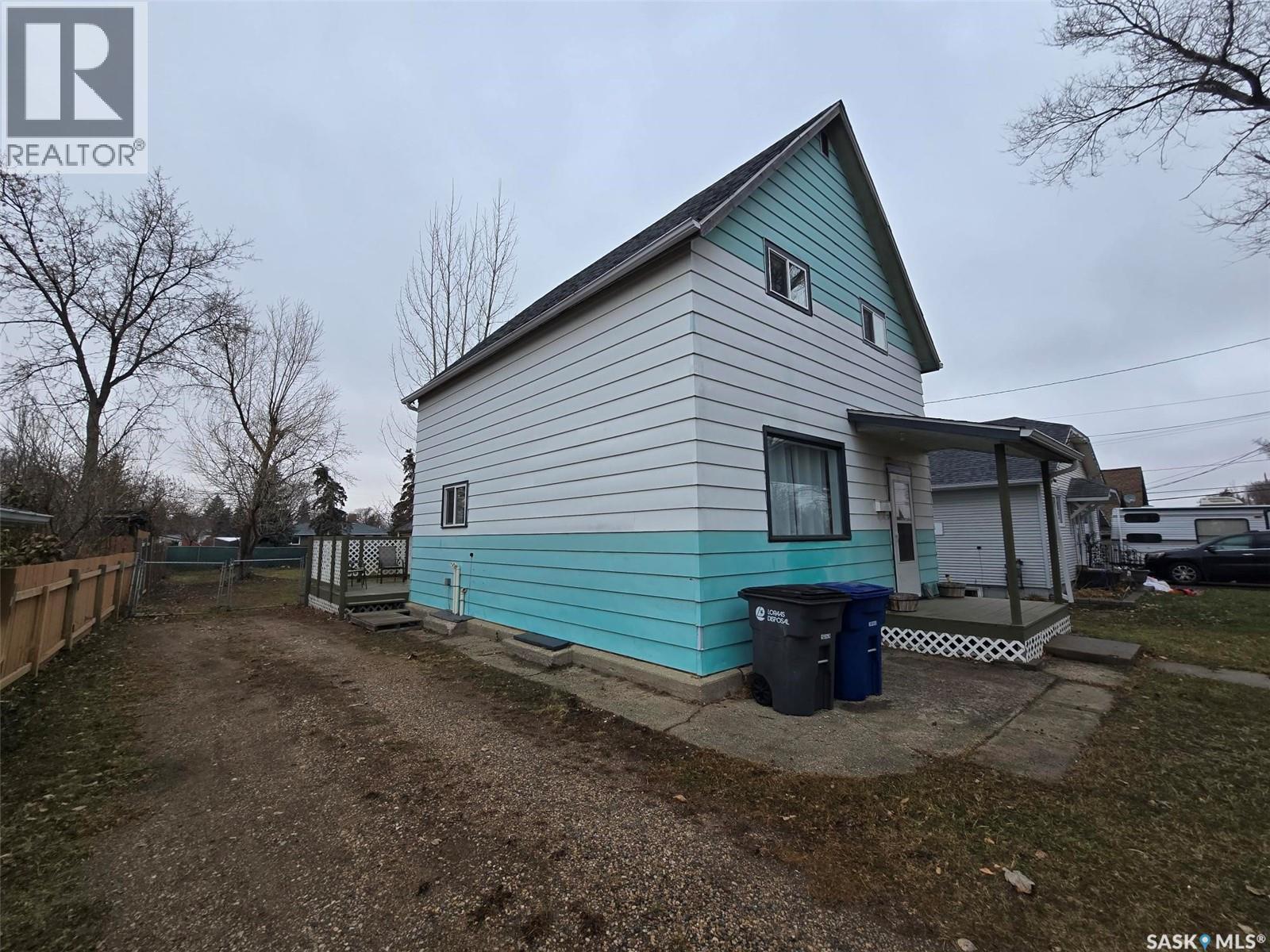 806 Pheasant Street, Grenfell, SK - Outdoor