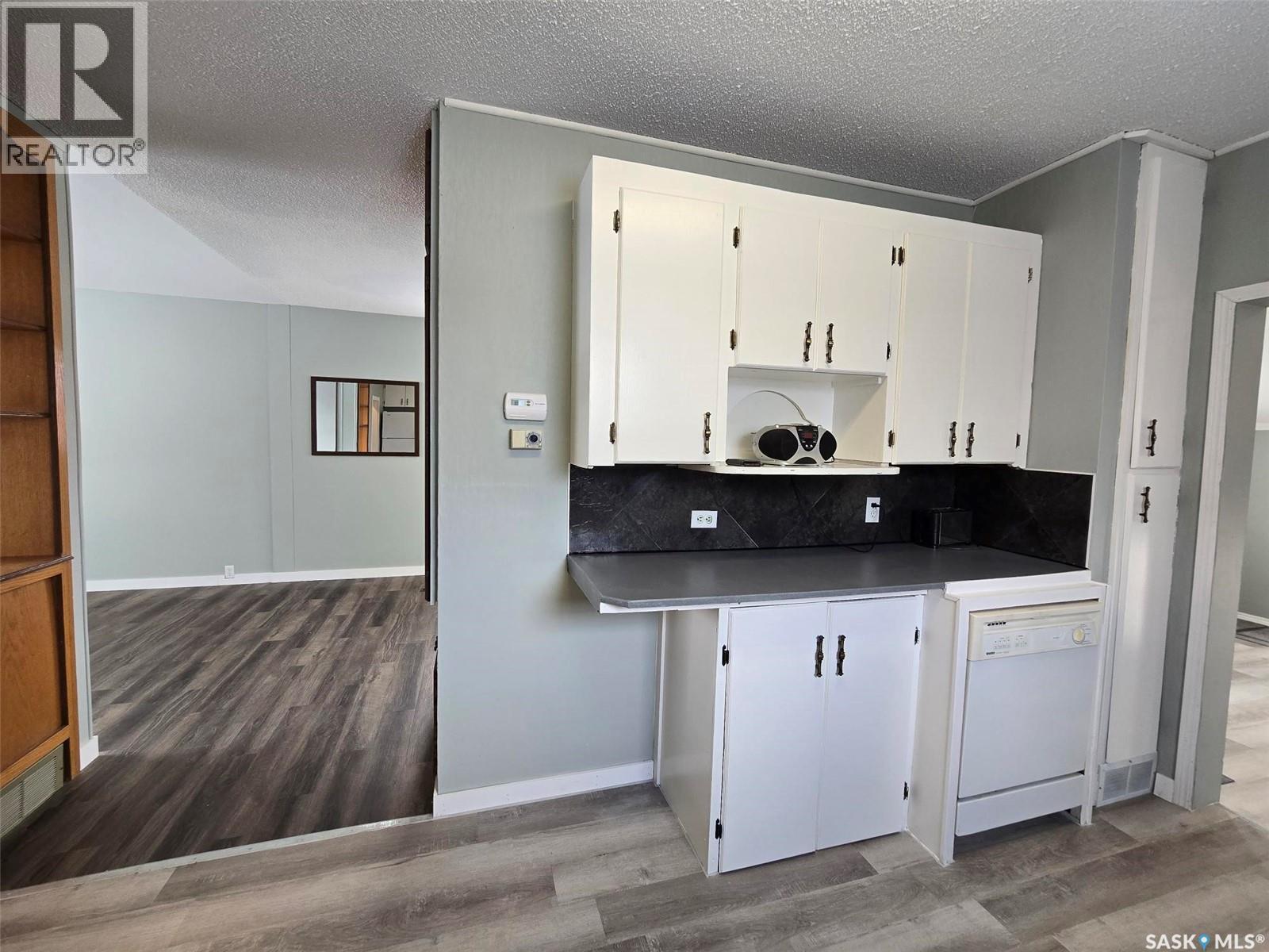 806 Pheasant Street, Grenfell, SK - Indoor Photo Showing Kitchen