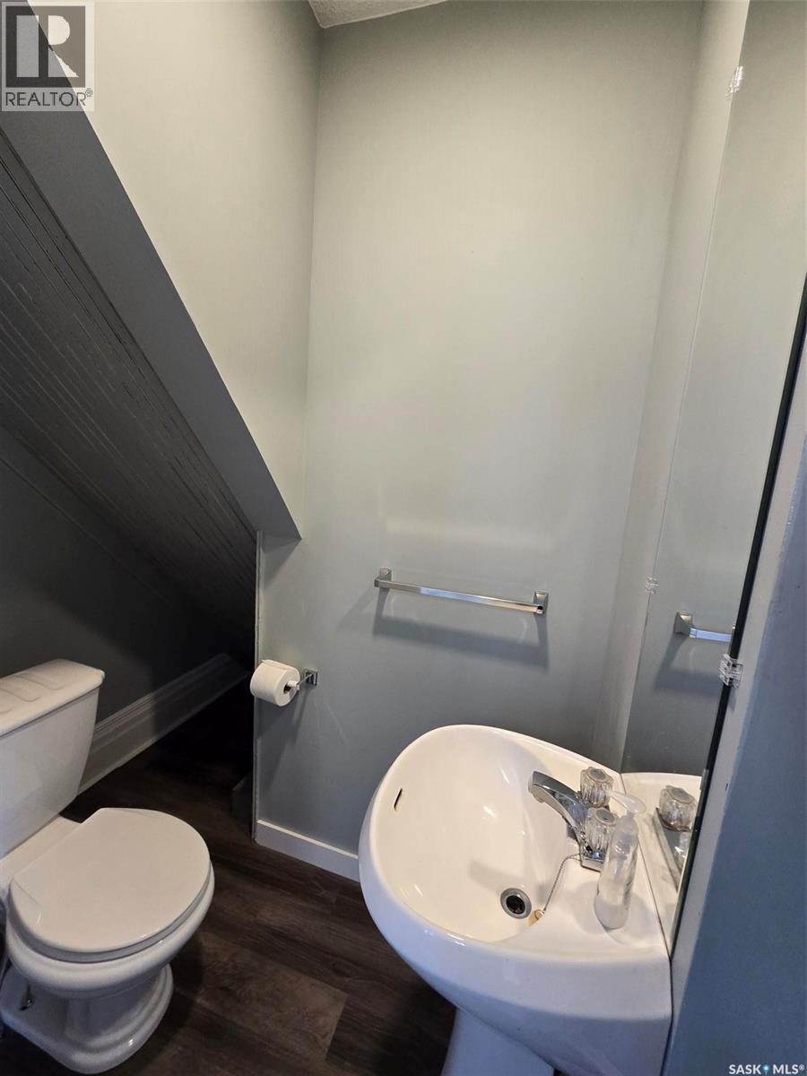 806 Pheasant Street, Grenfell, SK - Indoor Photo Showing Bathroom