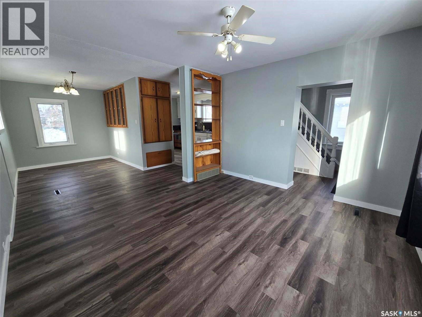 806 Pheasant Street, Grenfell, SK - Indoor