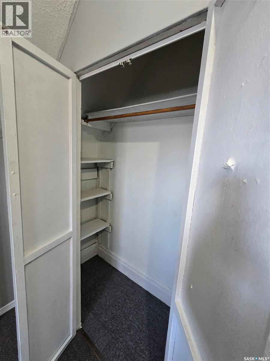 806 Pheasant Street, Grenfell, SK - Indoor