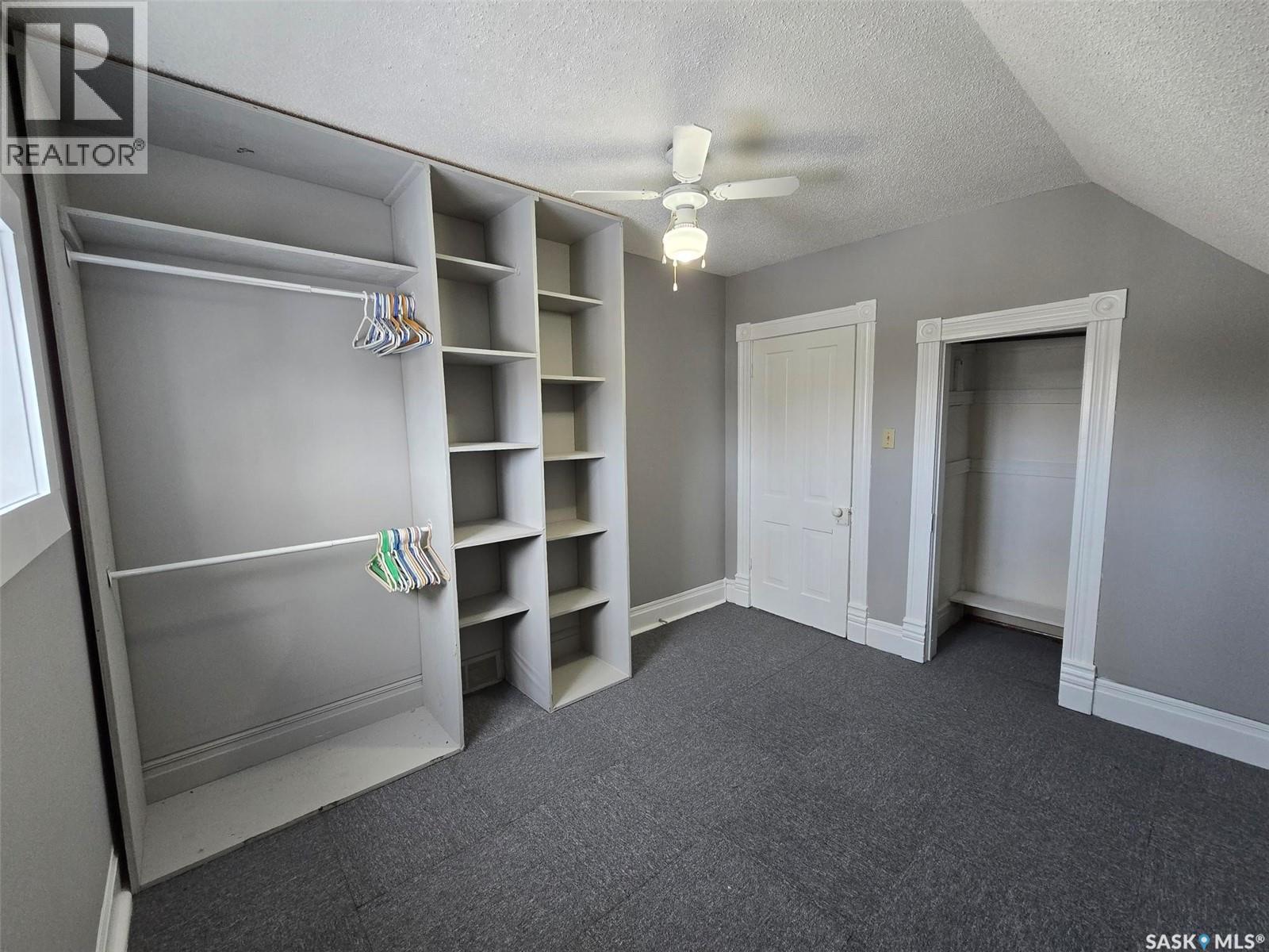 806 Pheasant Street, Grenfell, SK - Indoor