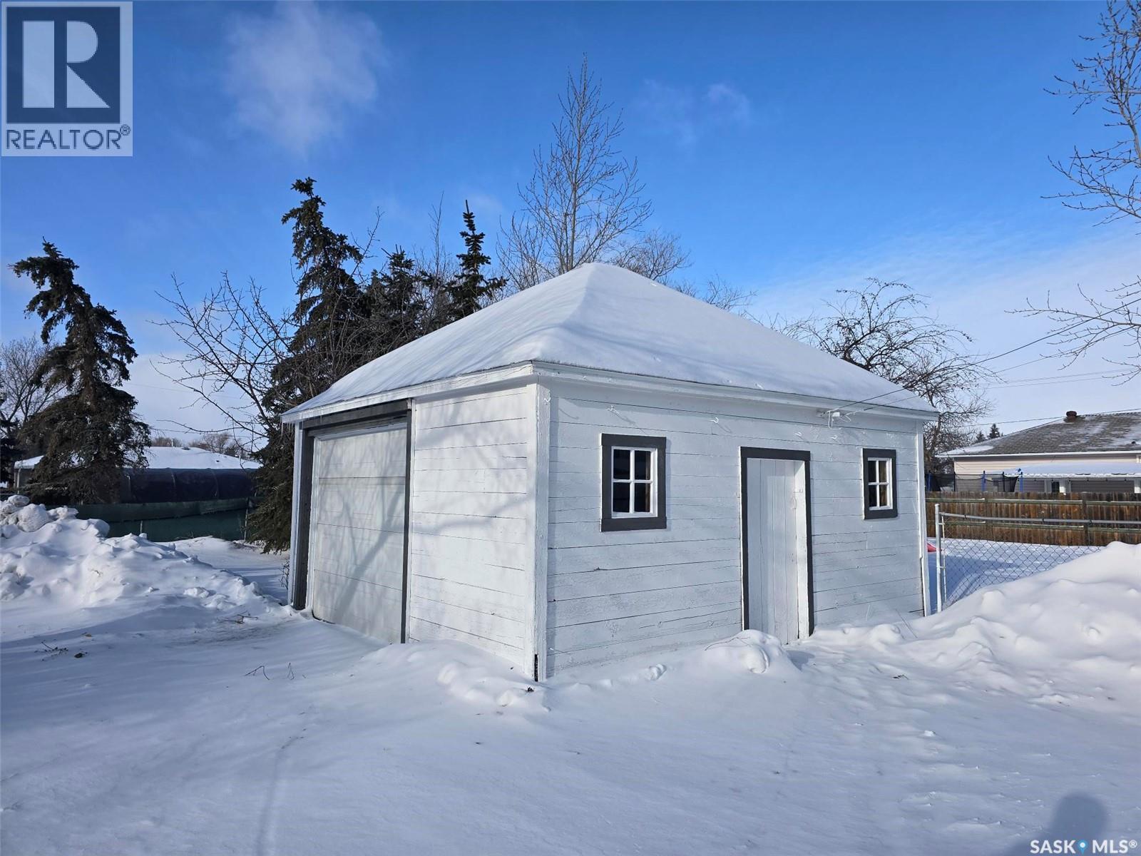 806 Pheasant Street, Grenfell, SK - Outdoor