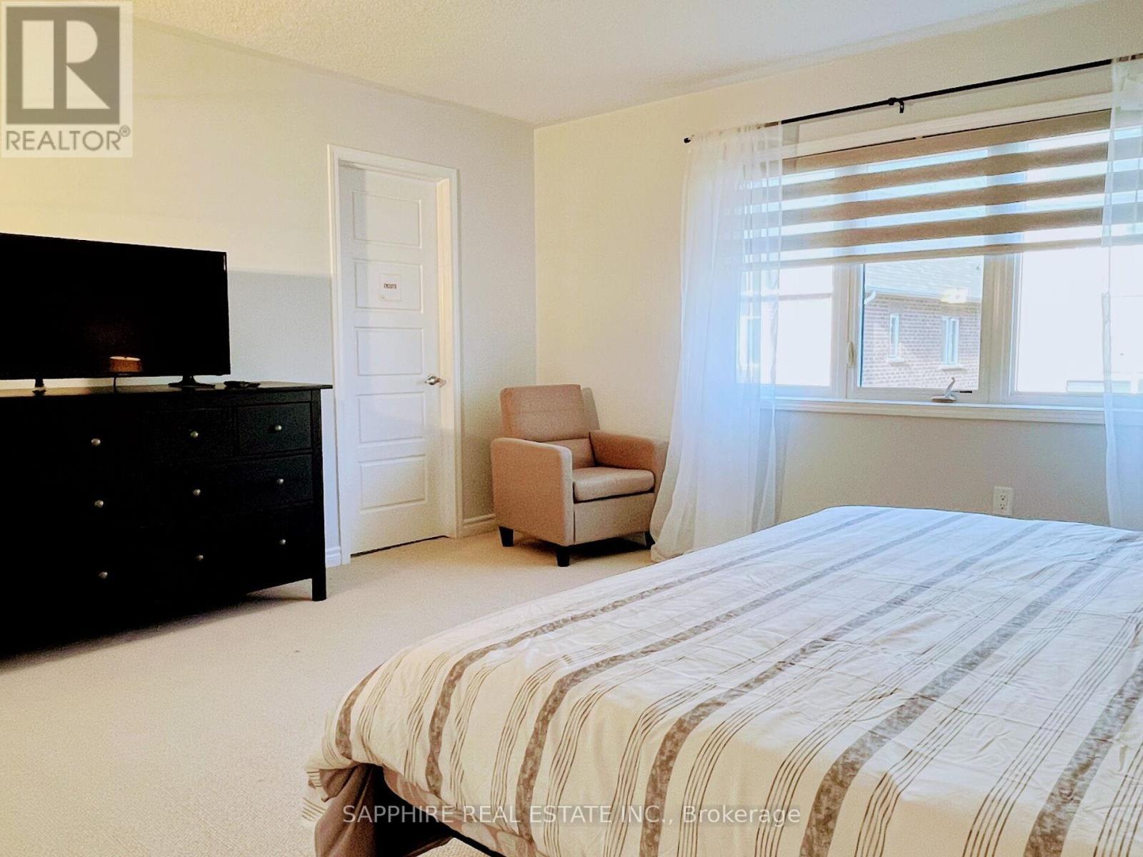 325 Trudeau Drive E, Milton, ON - Indoor Photo Showing Bedroom
