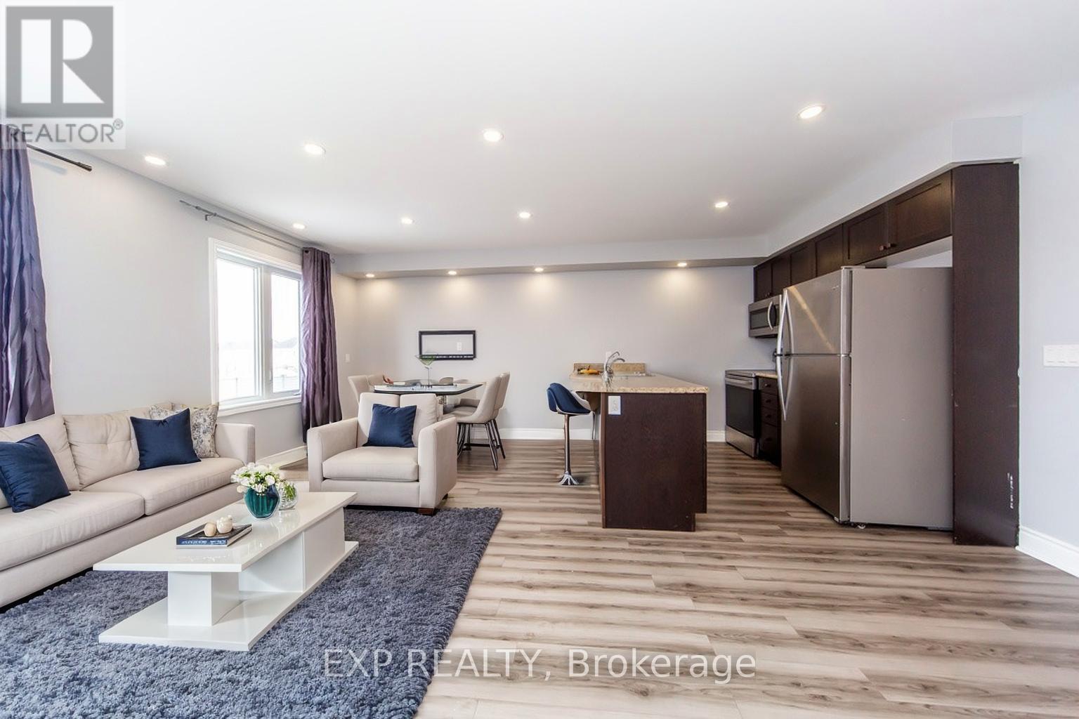 734 Cook Crescent, Shelburne, ON - Indoor Photo Showing Living Room