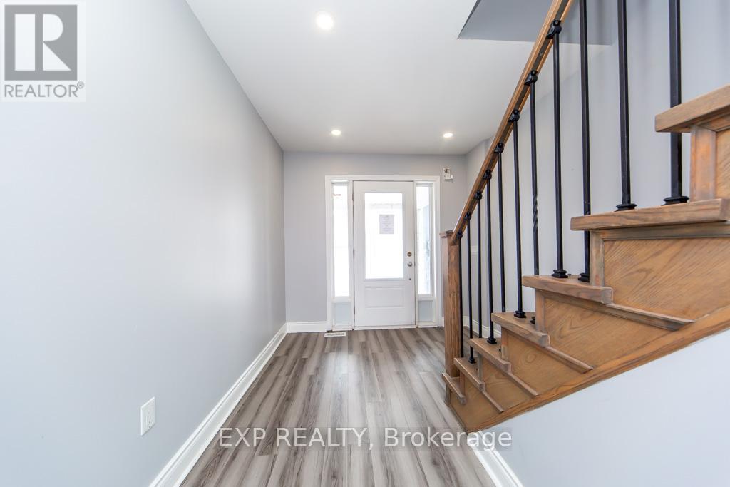 734 Cook Crescent, Shelburne, ON - Indoor Photo Showing Other Room