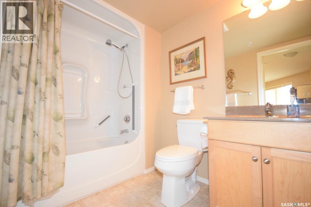 207 1622 Acadia Drive, Saskatoon, SK - Indoor Photo Showing Bathroom