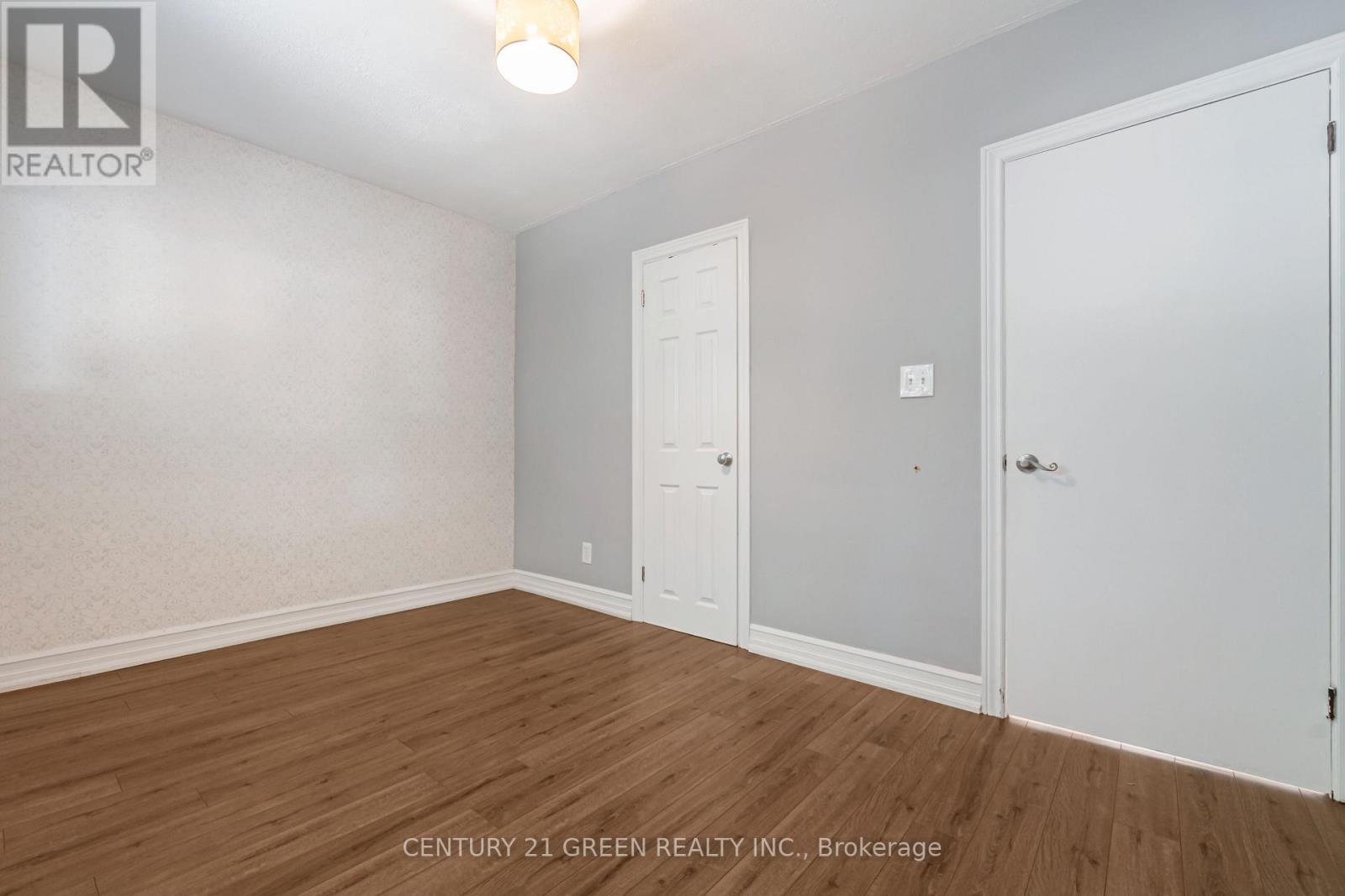 1303 Bunnell Drive, Burlington, ON - Indoor Photo Showing Other Room