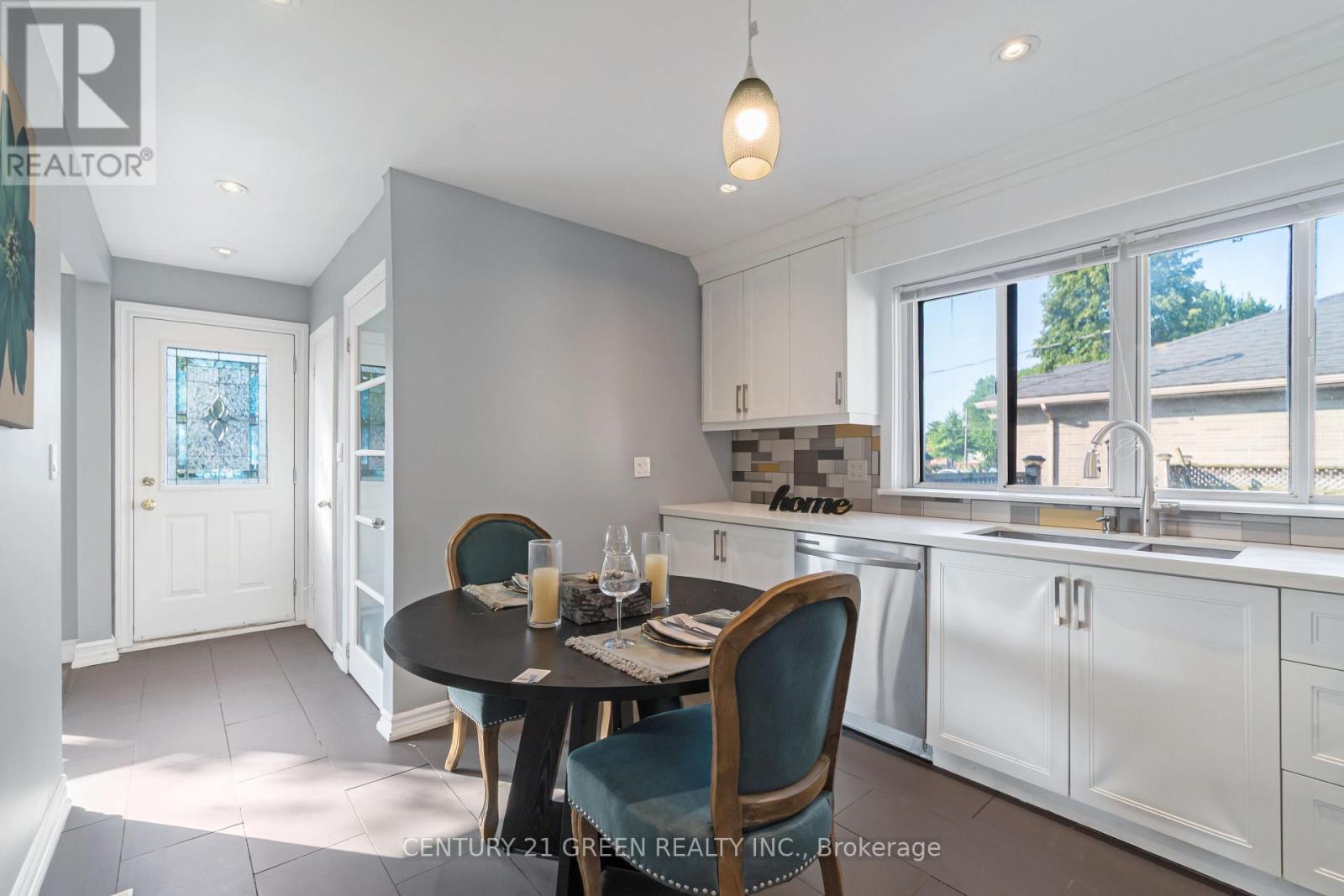 1303 Bunnell Drive, Burlington, ON - Indoor