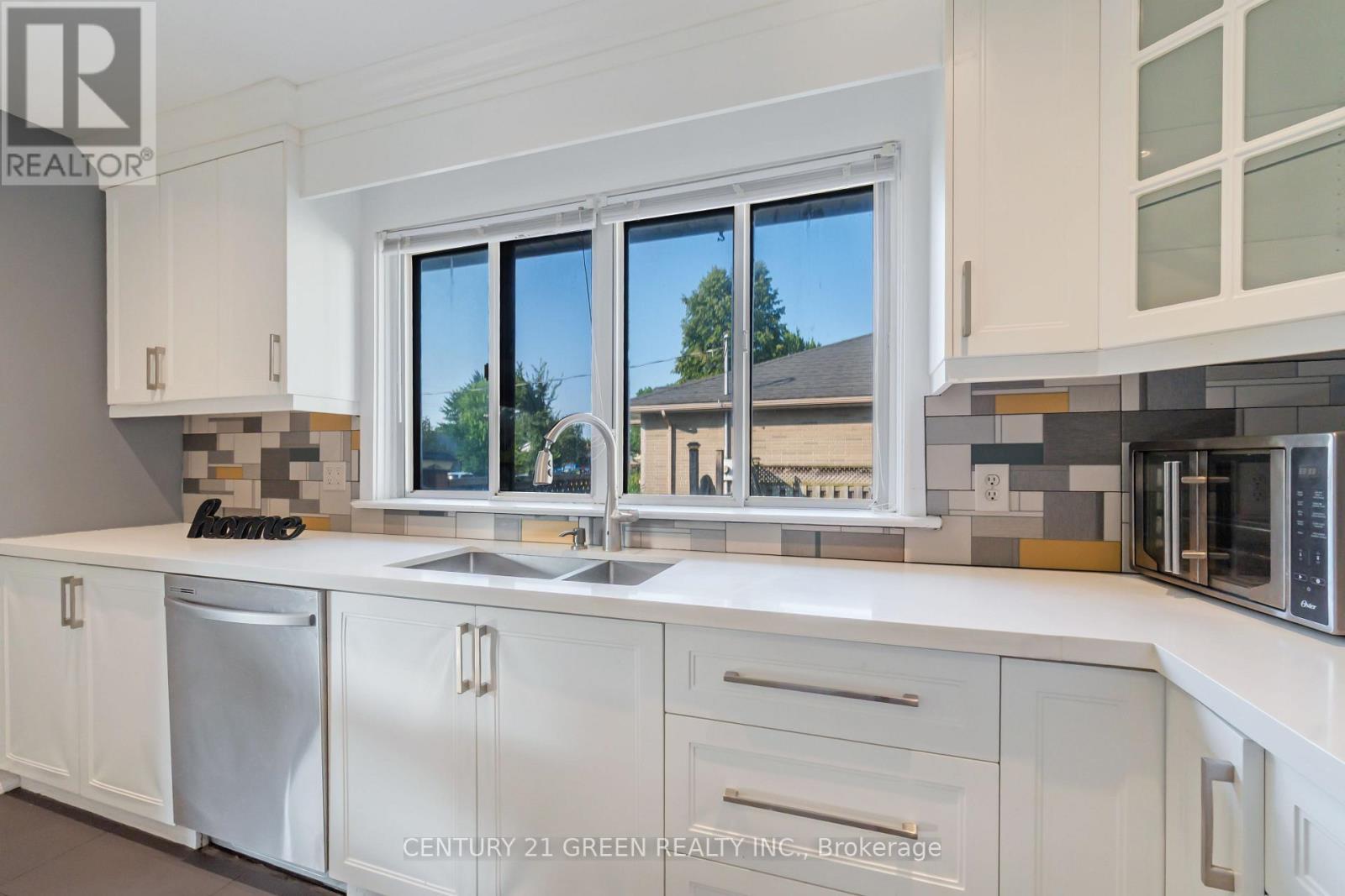 1303 Bunnell Drive, Burlington, ON - Indoor Photo Showing Kitchen With Double Sink