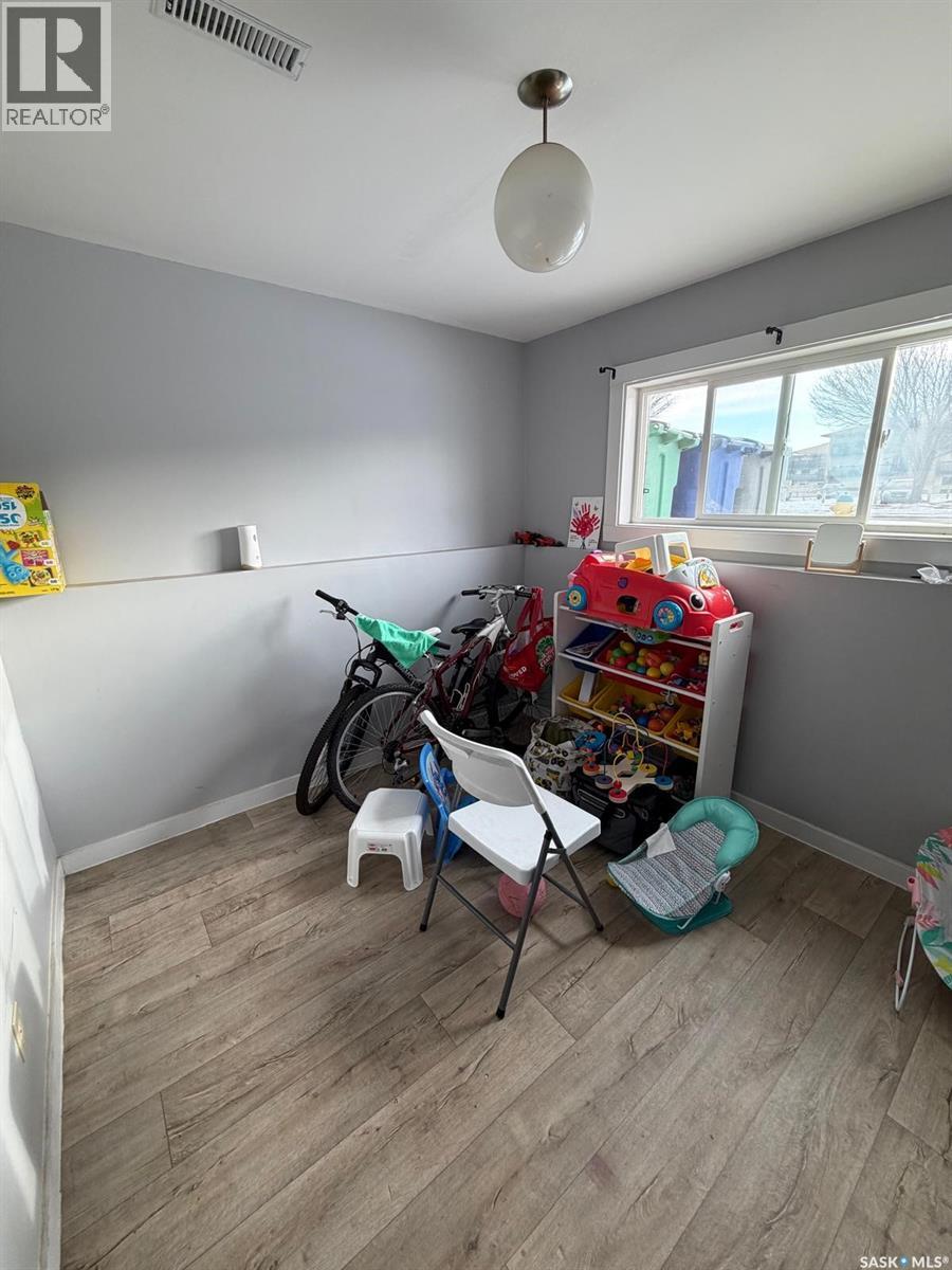 118 Clancy Drive, Saskatoon, SK - Indoor Photo Showing Bedroom