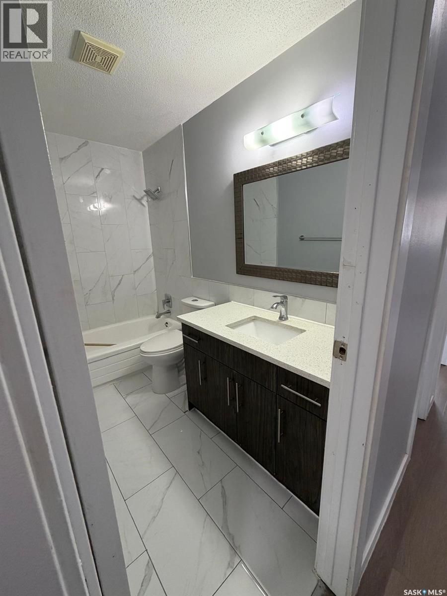 118 Clancy Drive, Saskatoon, SK - Indoor Photo Showing Bathroom