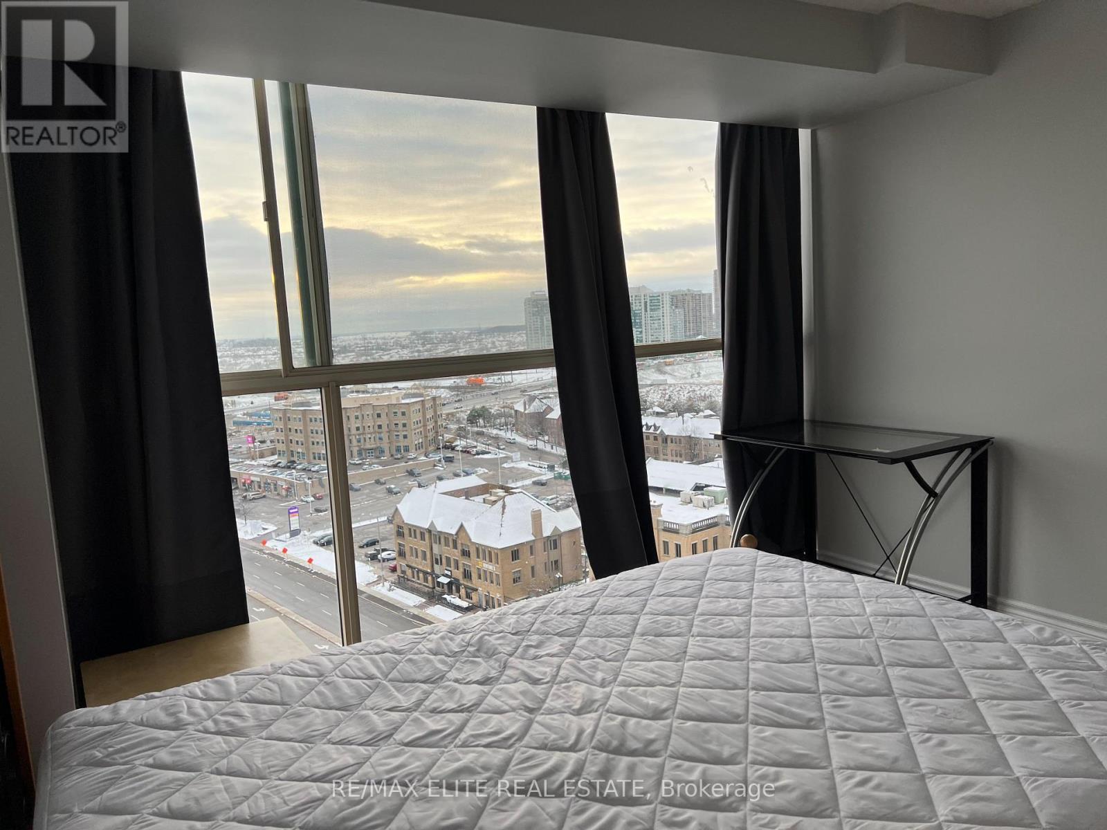 1803 - 4205 Shipp Drive, Mississauga, ON - Indoor Photo Showing Bedroom