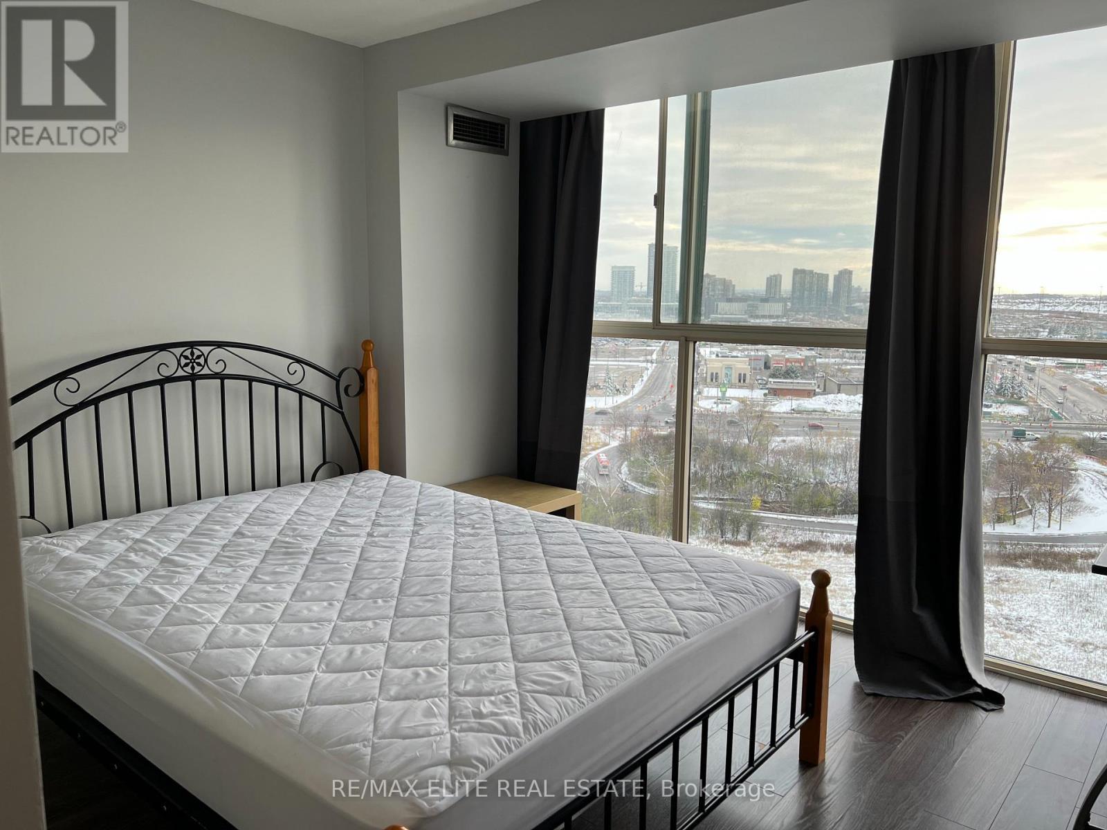 1803 - 4205 Shipp Drive, Mississauga, ON - Indoor Photo Showing Bedroom