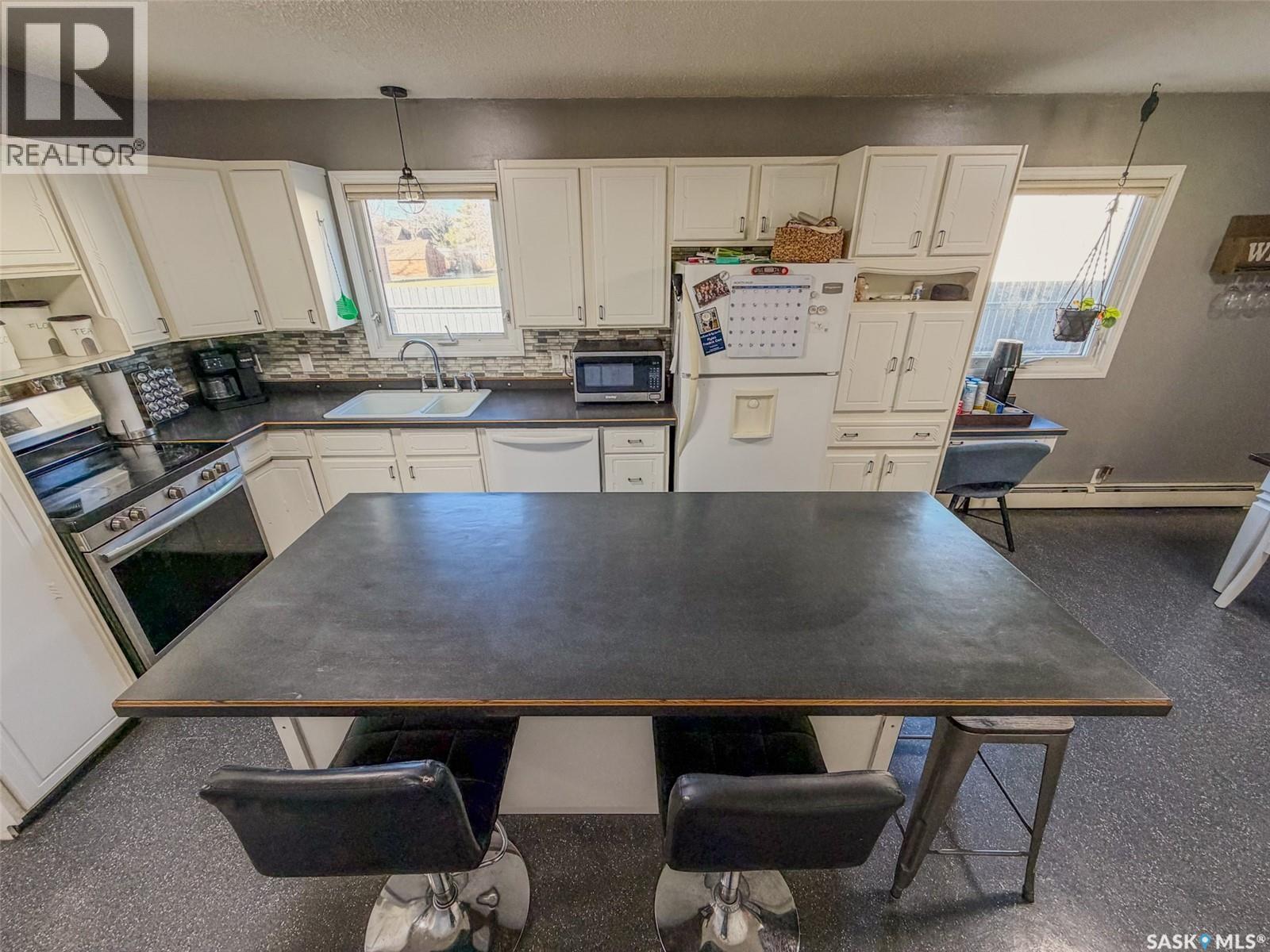 405 5Th Street E, Shaunavon, SK - Indoor Photo Showing Other Room