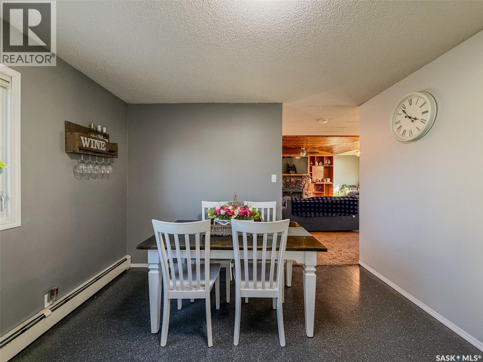 405 5Th Street E, Shaunavon, SK - Indoor