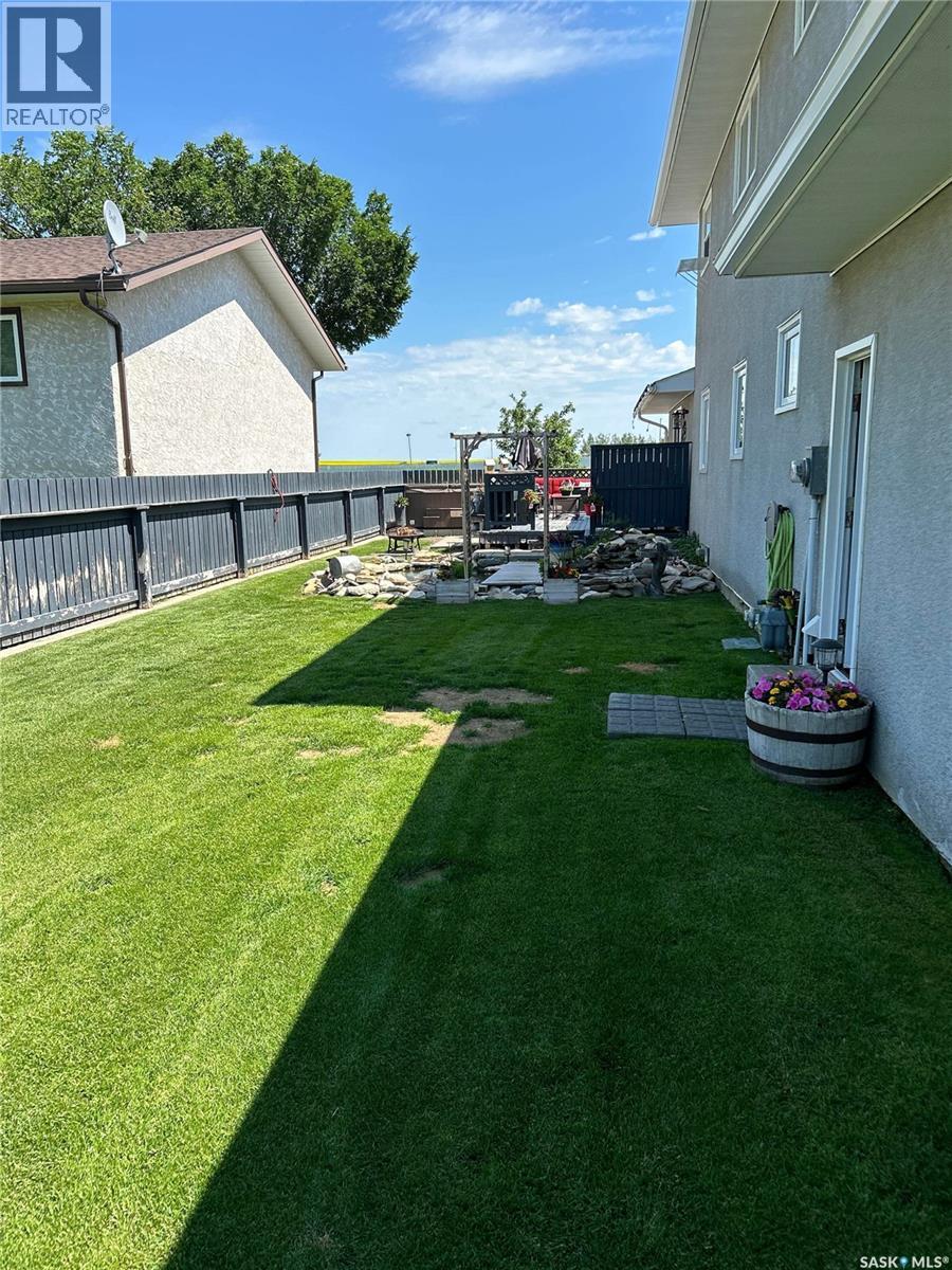 405 5Th Street E, Shaunavon, SK - Outdoor