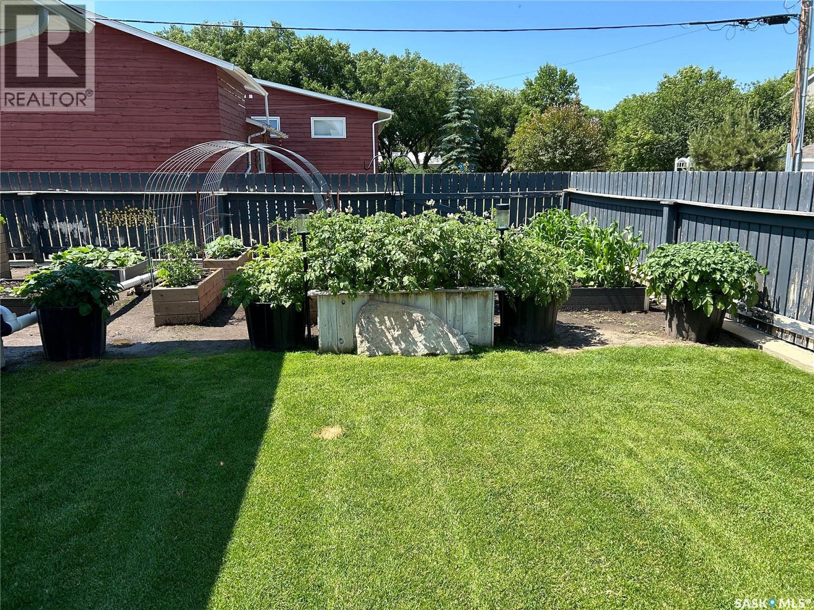 405 5Th Street E, Shaunavon, SK - Outdoor