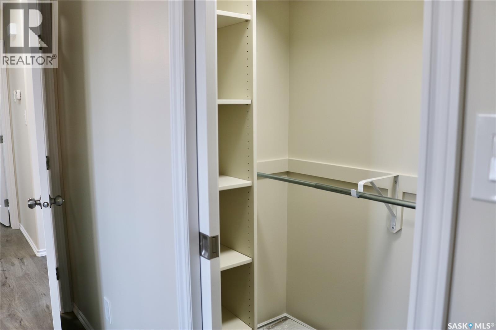 511 1St Avenue, Wapella, SK - Indoor