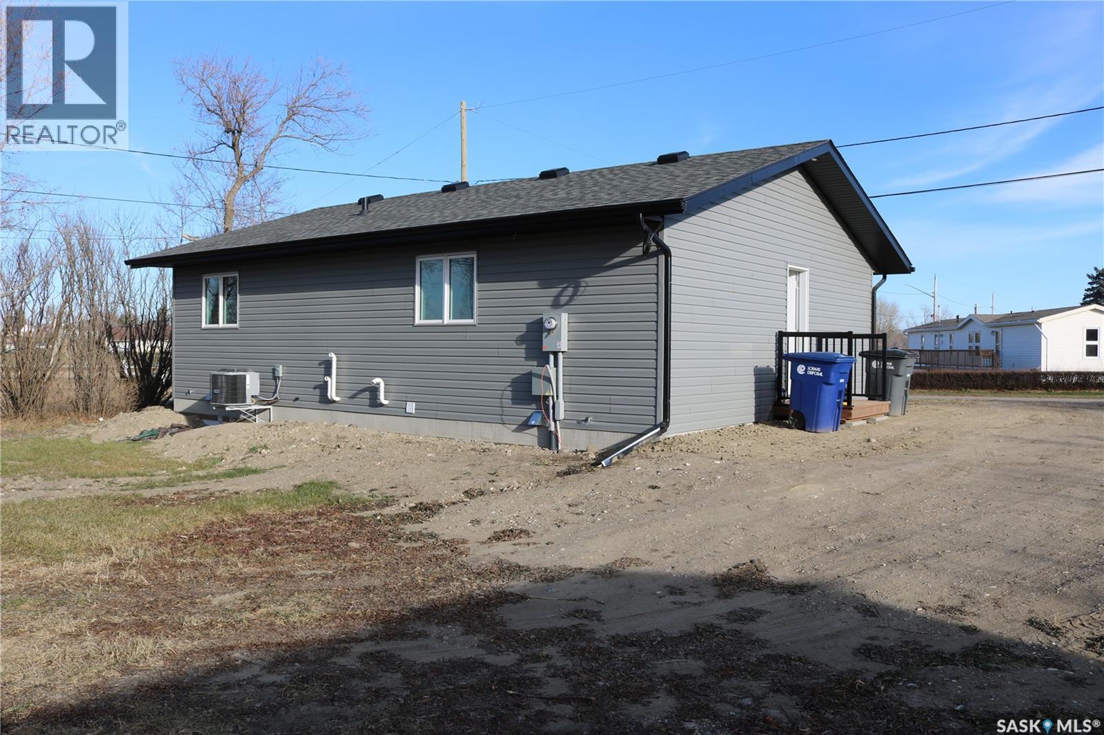 511 1St Avenue, Wapella, SK - Outdoor With Exterior