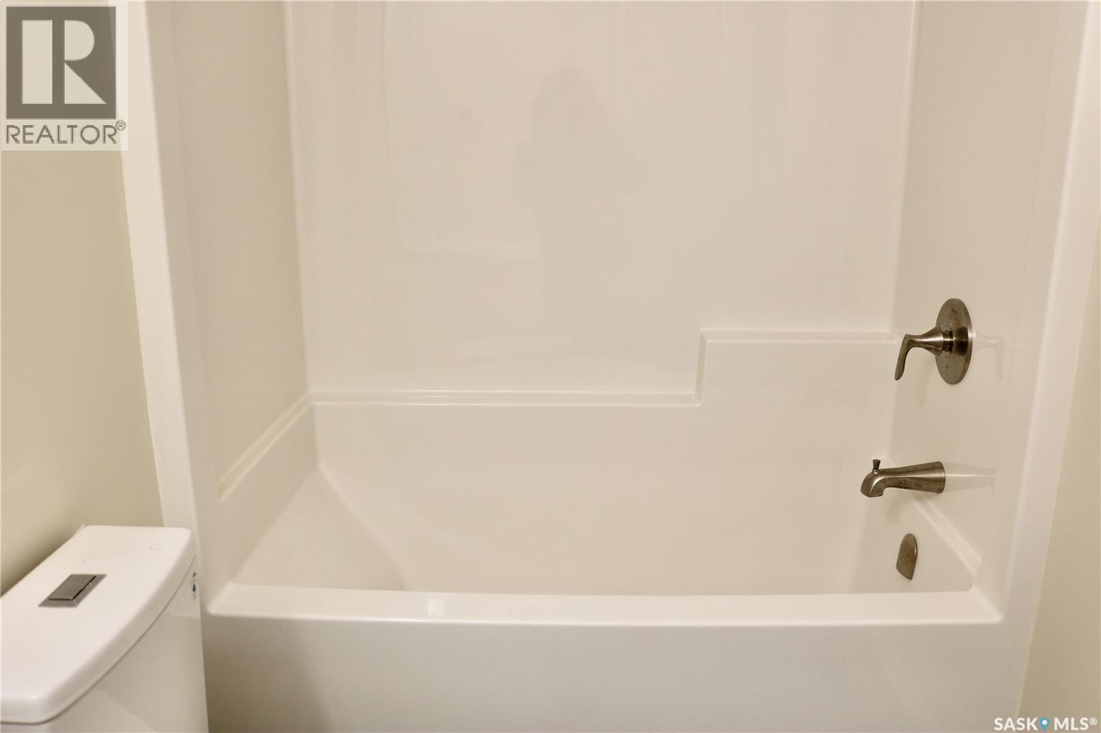 511 1St Avenue, Wapella, SK - Indoor Photo Showing Bathroom