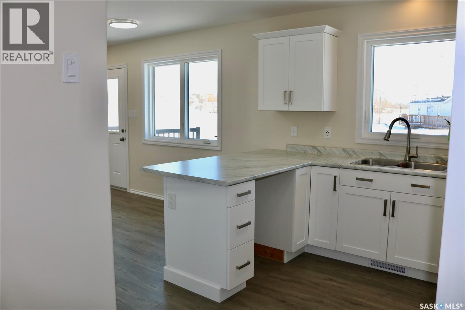 511 1St Avenue, Wapella, SK - Indoor Photo Showing Kitchen