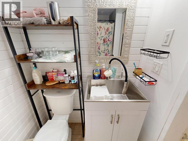 6519 King Ave, Powell River, BC - Indoor