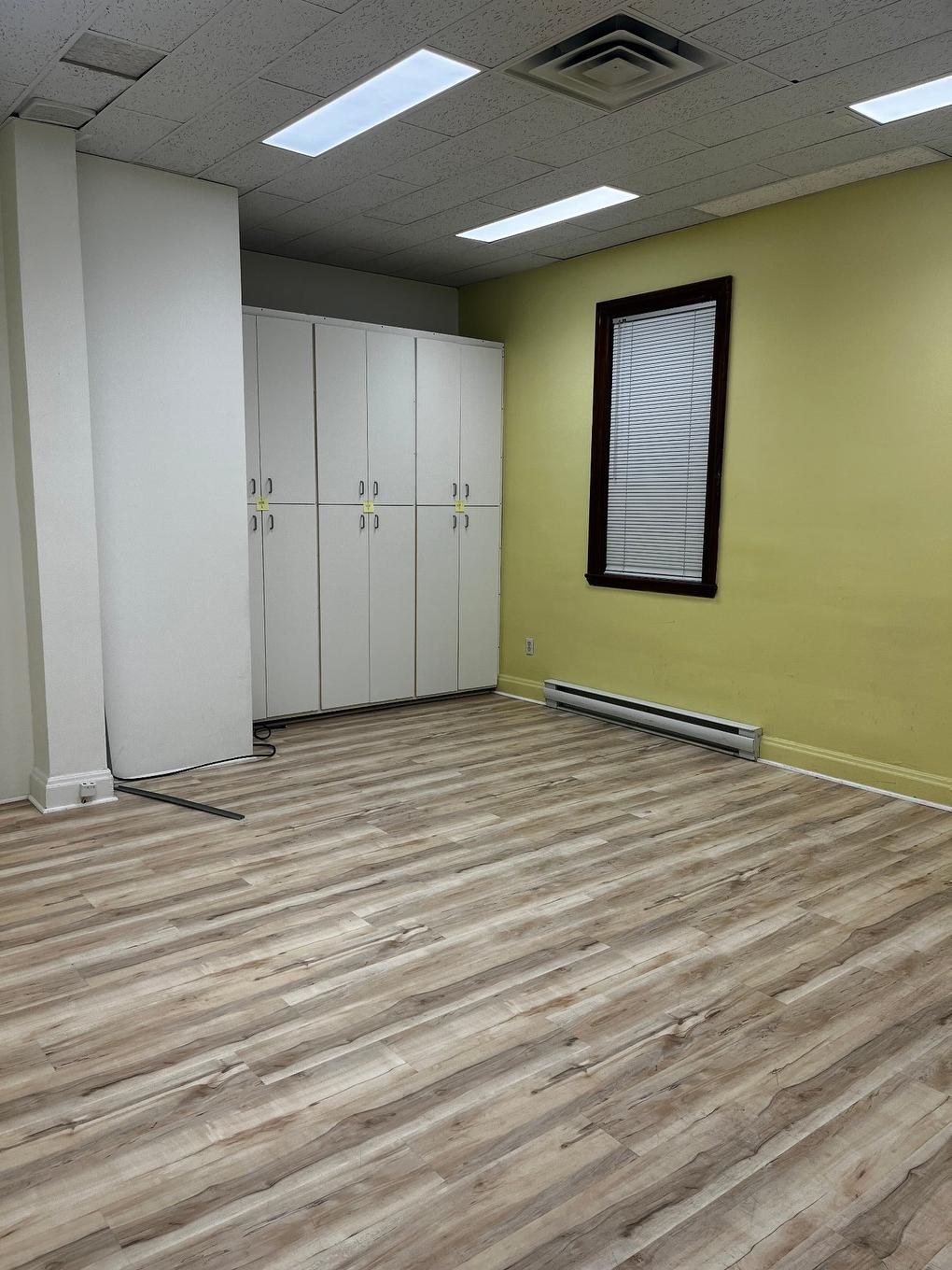 Office - 12-15 Rue Ste-Cécile, Salaberry-De-Valleyfield, QC - Indoor