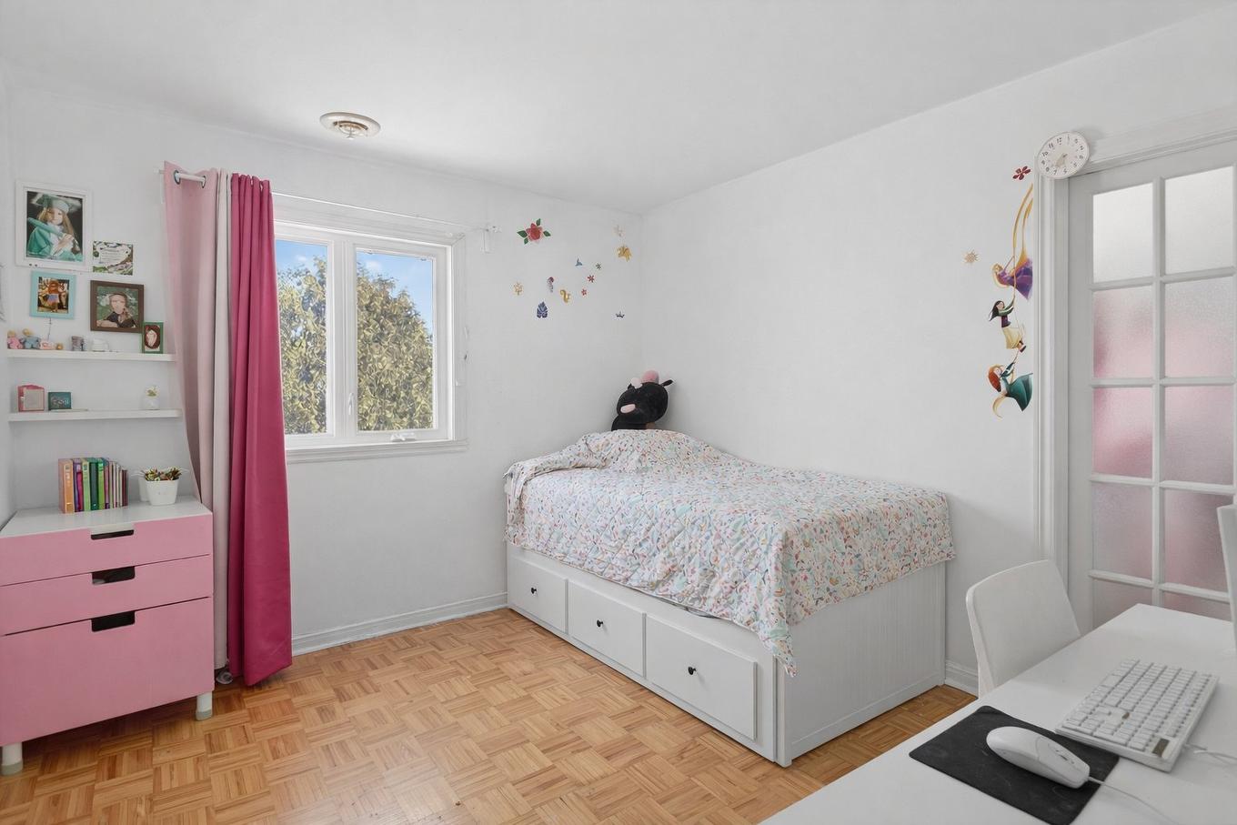 Bedroom - 435 Rue Lucien-Milette, Longueuil (Saint-Hubert), QC - Indoor Photo Showing Bedroom