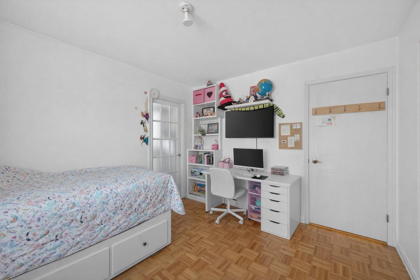 Bedroom - 435 Rue Lucien-Milette, Longueuil (Saint-Hubert), QC - Indoor Photo Showing Bedroom