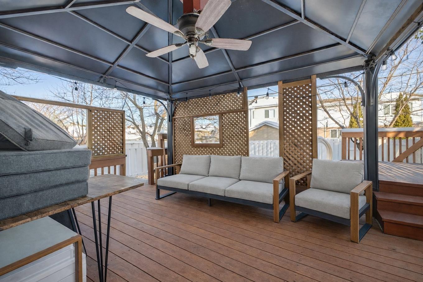 Patio - 435 Rue Lucien-Milette, Longueuil (Saint-Hubert), QC - With Exterior