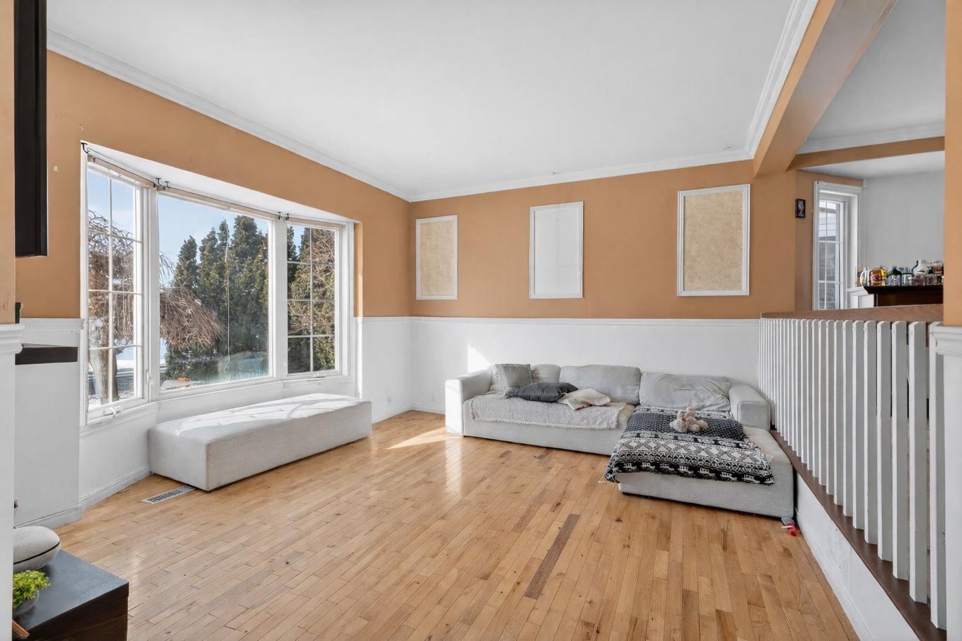 Living room - 435 Rue Lucien-Milette, Longueuil (Saint-Hubert), QC - Indoor