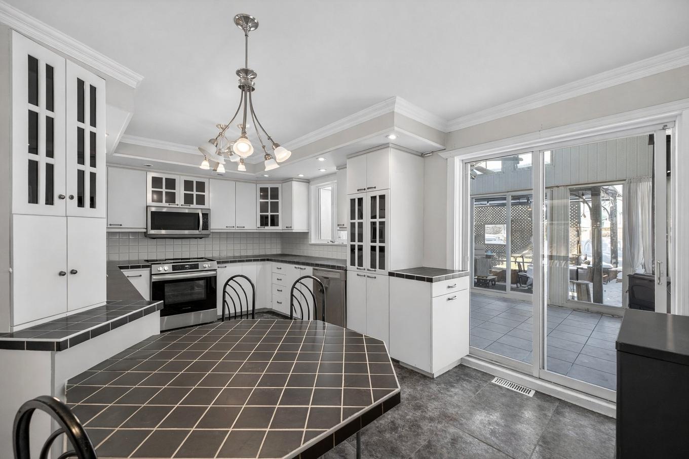 Kitchen - 435 Rue Lucien-Milette, Longueuil (Saint-Hubert), QC - Indoor Photo Showing Kitchen