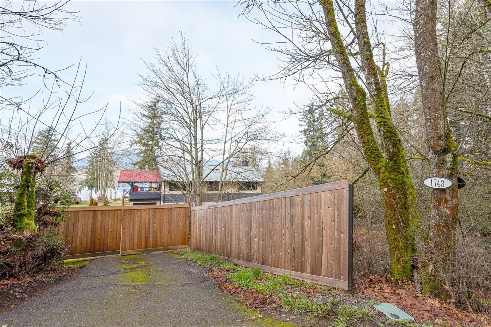 1743 Maple Bay Rd, Duncan, BC