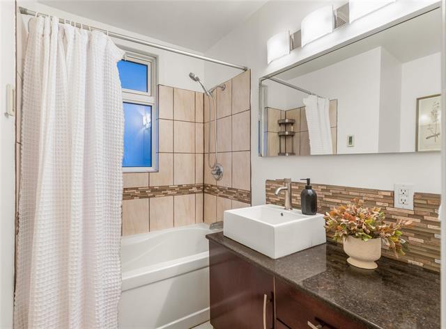 173 Sherburn St, Winnipeg, MB