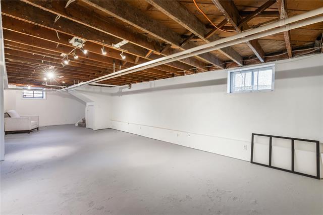 173 Sherburn St, Winnipeg, MB